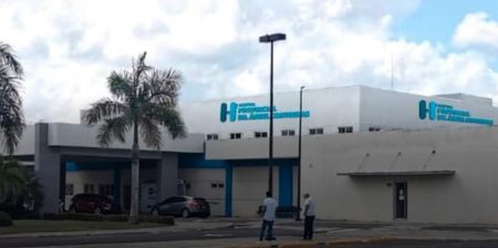 Denuncia hospital Monte Plata opera a oscuras y sin insumos