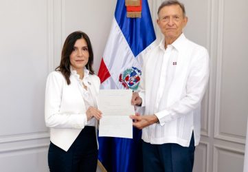 Embajadora EU en RD presenta copias de estilo ante Canciller Embajadora EU en RD presenta copias de estilo ante Canciller