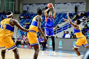 San Lázaro y San Carlos igualan las series de semifinales TBS DN San Lázaro y San Carlos igualan las series de semifinales TBS DN