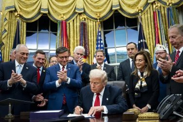Tras aprobación Cámara, Trump firma proyecto reabre gobierno Tras aprobación Cámara, Trump firma proyecto reabre gobierno