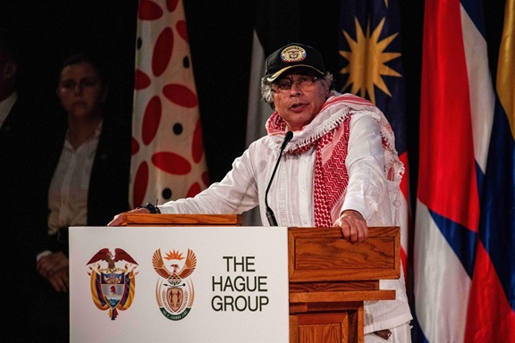 Petro lamenta «silencio» AL ante ataques de EU a «narcolanchas» imagen