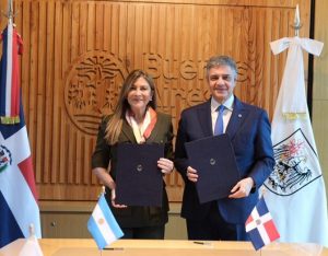 ARGENTINA: Carolina Mejía y Jorge Macri firman convenio