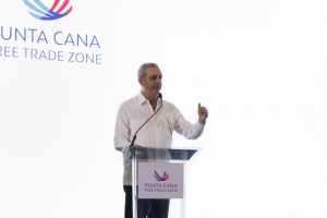 Abinader saluda inauguración centro logístico en Punta Cana