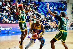 Mauricio Báez vence San Carlos en la final del TBS Distrito 2025