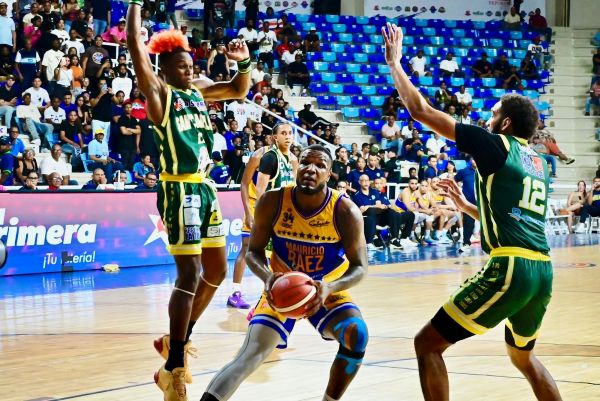 Mauricio Báez vence San Carlos en la final del TBS Distrito 2025 imagen