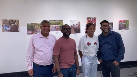 Colectivo inaugura exposición «Cuatro miradas a la ciudad» Colectivo inaugura exposición «Cuatro miradas a la ciudad»