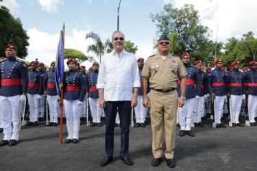 Presidente inaugura nuevas y remodeladas obras militares