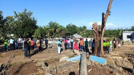 Explota tanque INAPA; hay tres heridos y 10 casas destruidas Explota tanque INAPA; hay tres heridos y 10 casas destruidas