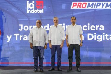 Gobierno entrega RD$150 MM en créditos a mipymes del DN