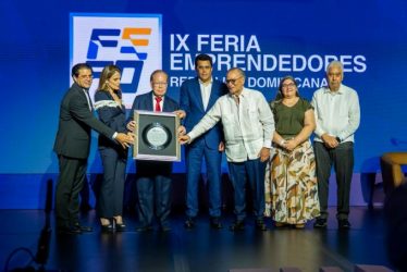 Feria emprendedores reconoce a Corripio, Rainieri y Bonetti