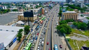 Autoridades activan plan de movilidad por Viernes Negro