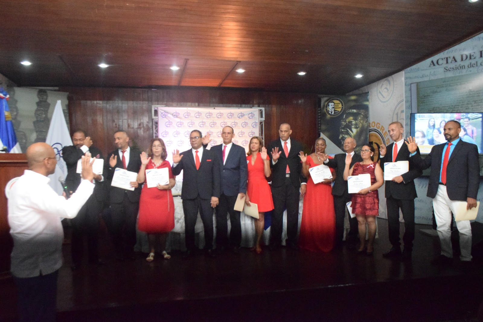 Juramentan nueva directiva de la seccional del CDP Santiago imagen