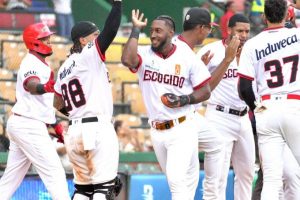 Aguilas, Gigantes, Leones y Toros ganan en el beisbol RD