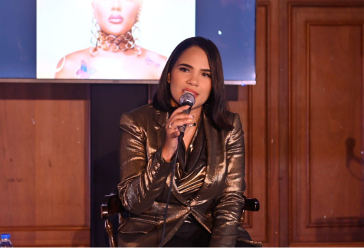 Martha Heredia apuesta al merengue con “Aprendí” imagen