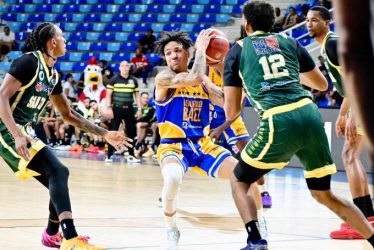 Mauricio Báez derrota a San Carlos y empata final TBS DN Mauricio Báez derrota a San Carlos y empata final TBS DN