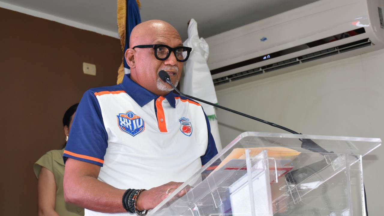 Santiago Rodríguez anuncia torneo de baloncesto superior imagen