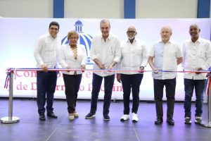 Presidente Abinader entrega polideportivo Isabelita en SDE