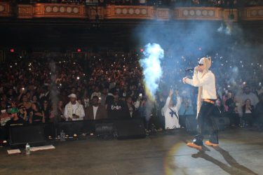 NY: ‘A casa llena’ presentación Dowba Montana en el United Palace