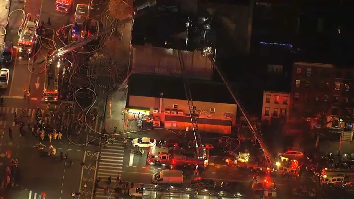 NY: Incendio en restaurant dominicano deja familias a la intemperie imagen