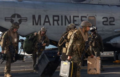 EU envía más militares a PR e intensifica presión a Maduro