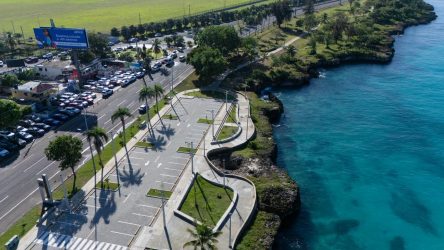 Abinader y Collado inauguran parque submarino La Caleta