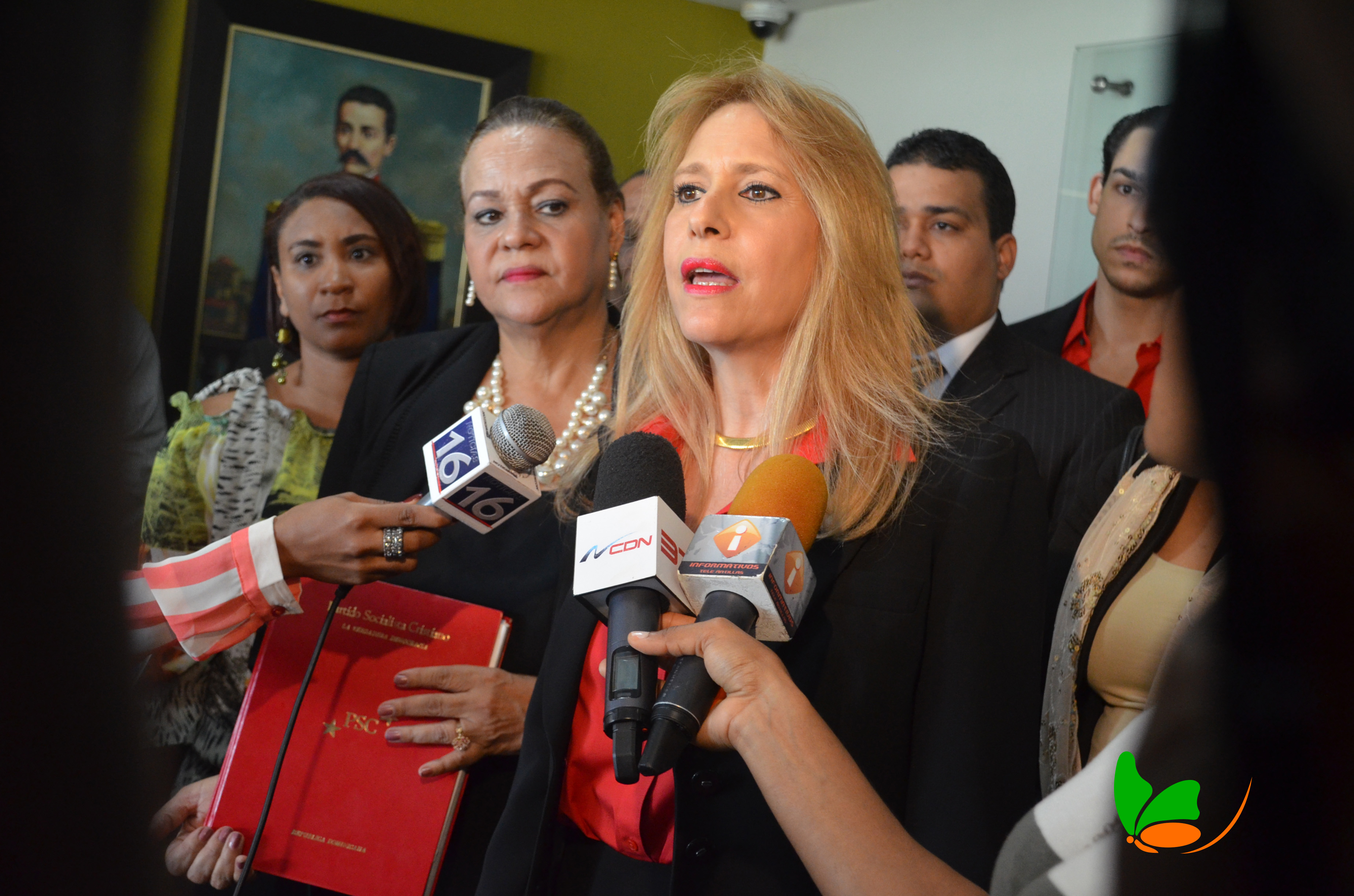 Presidenta PSC pide renuncia de Abinader como presidente RD imagen