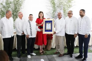 Vicepresidenta de RD almuerza con líderes cristianos del Cibao