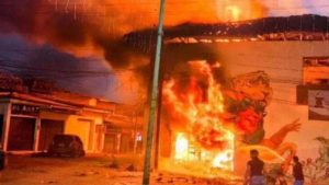 COLOMBIA: Explosión de moto bomba deja una docena heridos COLOMBIA: Explosión de moto bomba deja una docena heridos