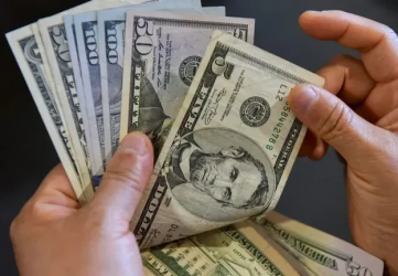 El dólar subió 7 centavos; este lunes era vendido a RD$64.79 El dólar subió 7 centavos; este lunes era vendido a RD$64.79