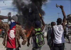 HAITI: Pandilleros matan a 20 personas y queman 500 casas HAITI: Pandilleros matan a 20 personas y queman 500 casas