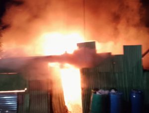 Incendio reduce a cenizas 28 casas en Verón, Punta Cana