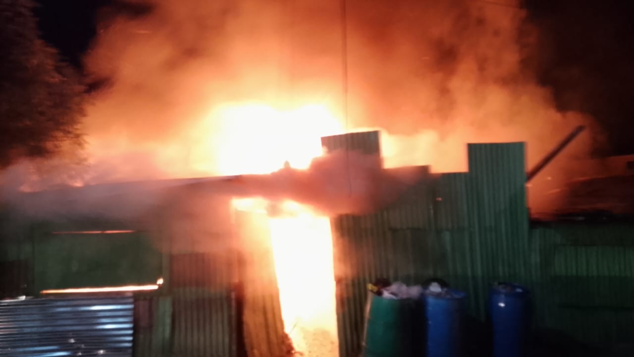 Incendio reduce a cenizas 28 casas en Verón, Punta Cana imagen