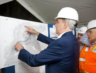 Presidente Abinader supervisa túnel bajo Plaza de la Bandera Presidente Abinader supervisa túnel bajo Plaza de la Bandera