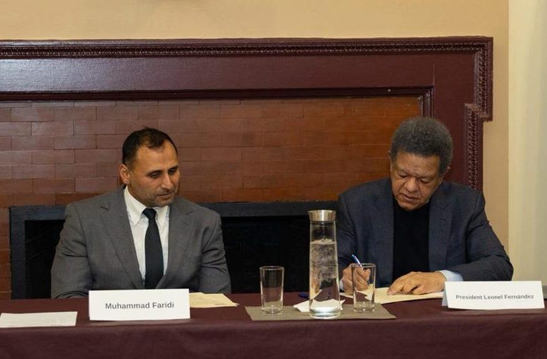 Leonel firma acuerdo Funglode y Colegio Abogados Nueva York