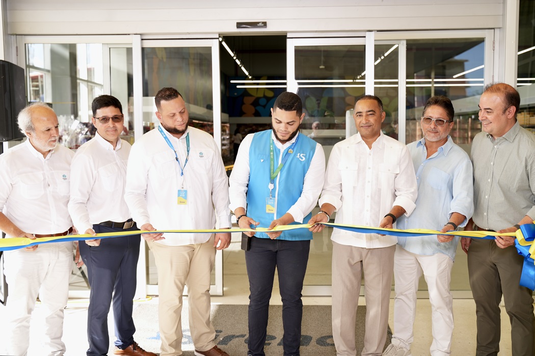 Grupo Ramos inaugura tienda Sirena Market en Vista Cana imagen