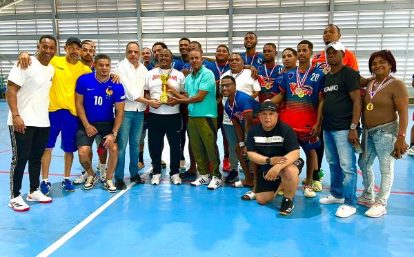 La Vega repite corona campeón nacional superior balonmano imagen