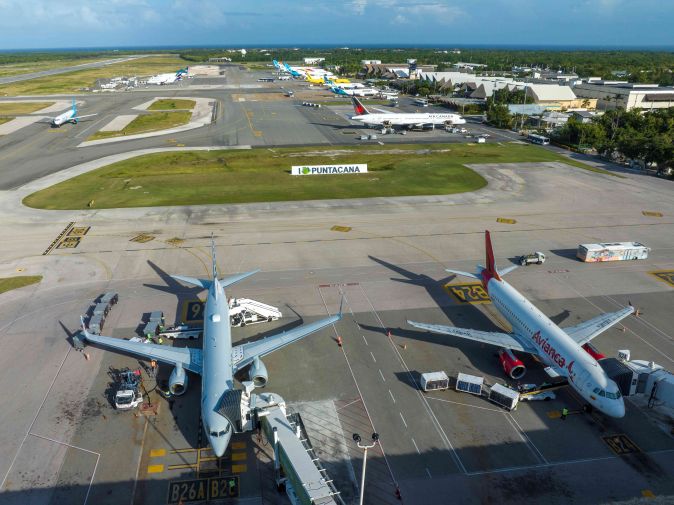 Aeropuerto Punta Cana alcanza récord de 896 vuelos semanales imagen