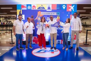 Departamento Aeroportuario recibe cientos de dominicanos Departamento Aeroportuario recibe cientos de dominicanos