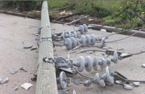 Derribo de 7 postes deja 4 mil sin luz en zona Villa Altagracia Derribo de 7 postes deja 4 mil sin luz en zona Villa Altagracia