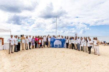 Certifican con Bandera Azul gestión de playas de La Romana Certifican con Bandera Azul gestión de playas de La Romana