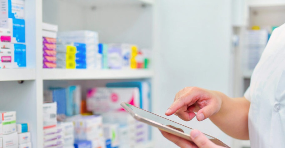 Mies de usuarios afectados por incumplimiento de farmacias