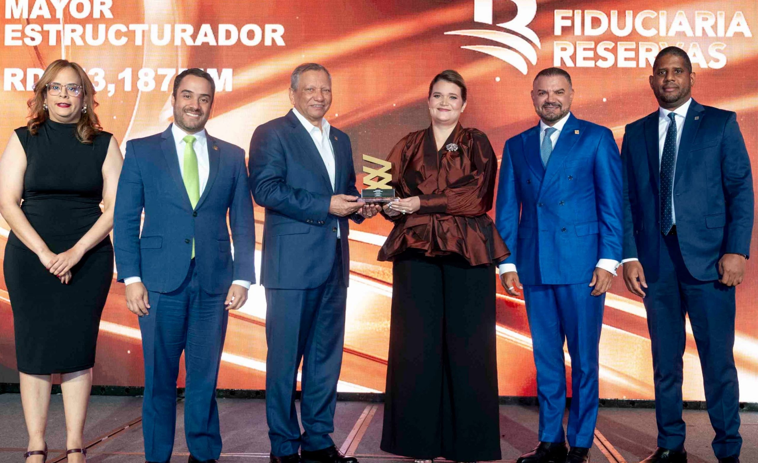 Reconocen labor de Fiduciaria Reservas en la Rep. Dominicana imagen