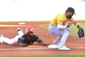Aguilas llegan a 30 triunfos en RD; Gigantes y Estrellas ganan