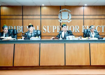 Reeligen a presidente y otros dos miembros titulares del TSE