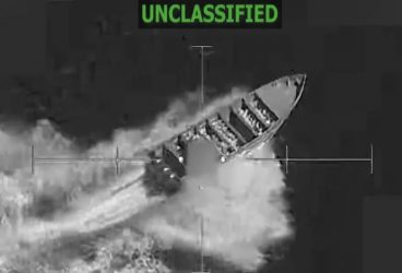 EE.UU. destruye otras 3 lanchas “vinculadas al narcotráfico”