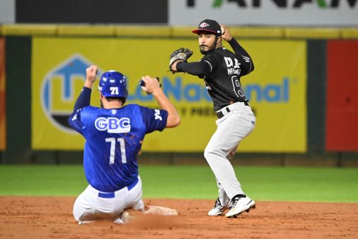 Canario da 2 H4s paliza Leones al Licey; Aguilas y Toros ganan imagen