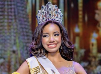 Modelo Melissa Hanley gana el Teen Petite Towering Universe Modelo Melissa Hanley gana el Teen Petite Towering Universe