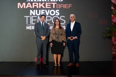 Reconocen al Grupo Universal en Mercado de Valores Summit