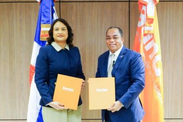 BANDEX y FemRD acuerdan crédito a mujeres empresarias BANDEX y FemRD acuerdan crédito a mujeres empresarias