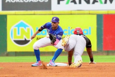 Aguilas y Gigantes triunfan; el
Licey deja tendido al Escogido